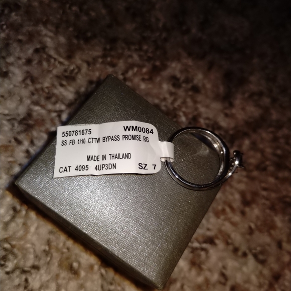 NWT!! SS 💍 Diamond Promise Ring! - Picture 5 of 9
